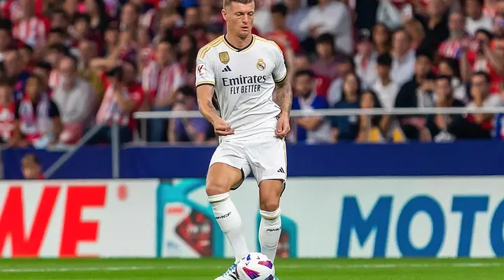 Tony Kroos komplementuje Viníciusa po triumfie Brazylii