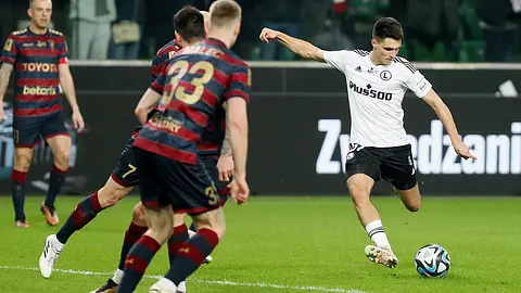 Bartosz Kapustka przedłuża kontrakt z Legią do 2028 roku