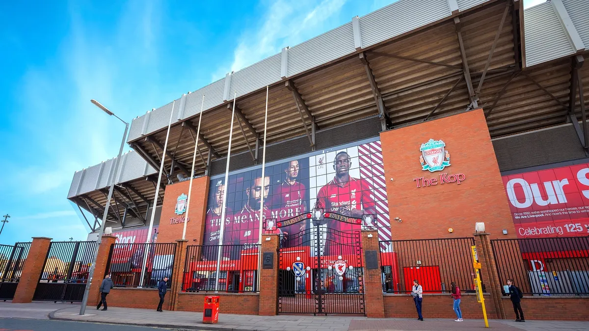 Liverpool walczy o Sama Beukemę z Napoli