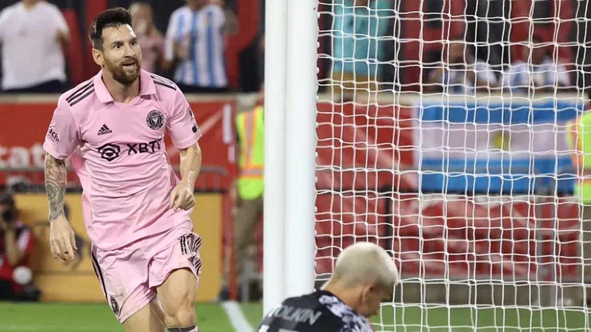 Lionel Messi opuszcza boisko w meczu Inter Miami z Philadelphia Union