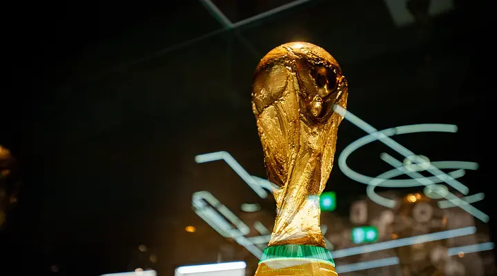 Meksyk zaczyna mundial od pewnego zwycięstwa nad RPA: Quiñones błyszczy na Azteca