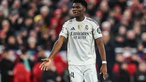 Manchester United zainteresowany Tchouaménim i Camavingą