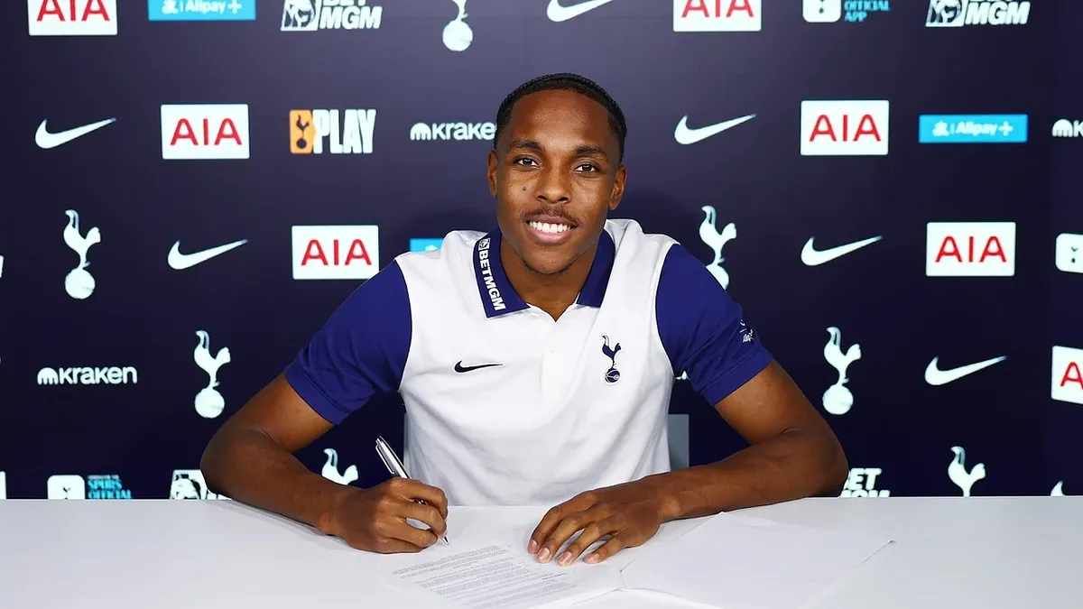 Gol Mathysa Tela daje Tottenhamowi przewagę nad Leeds