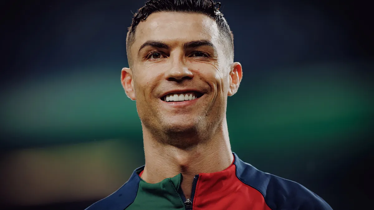 Louis Saha: Distin jest niedoceniony, Ronaldo to cyborg