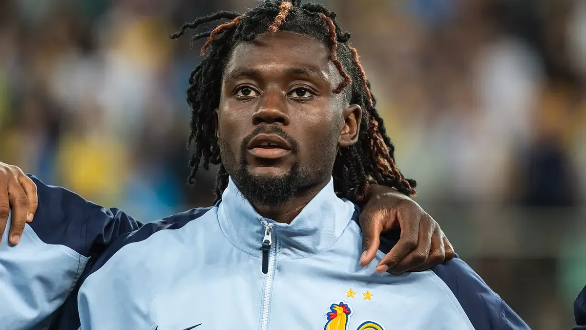 Manchester United intensywnie działa wokół transferu Manu Koné