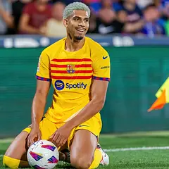 Ronald Araújo do Liverpoolu na wypożyczenie z opcją wykupu