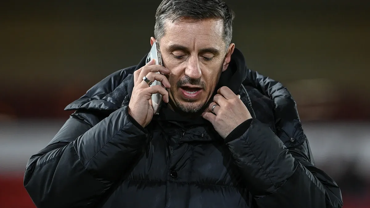 Gary Neville ujawnia: Arsenal musi być pragmatyczny w starciu z PSG