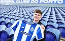 Oskar Pietuszewski pozostaje w FC Porto na dłużej