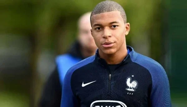 Kolejny gwiazdor Paris Saint Germain zakażony koronawirusem. Nie wystąpi w meczu reprezentacji Francji