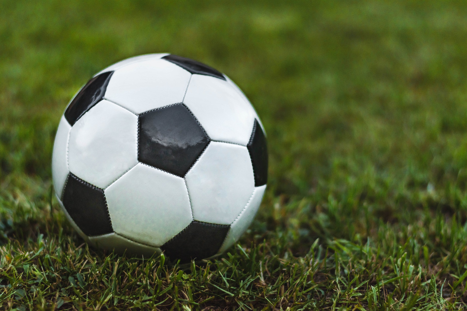 Przegląd Sportowy o Niższych Ligach: Jedni grają, inni nie