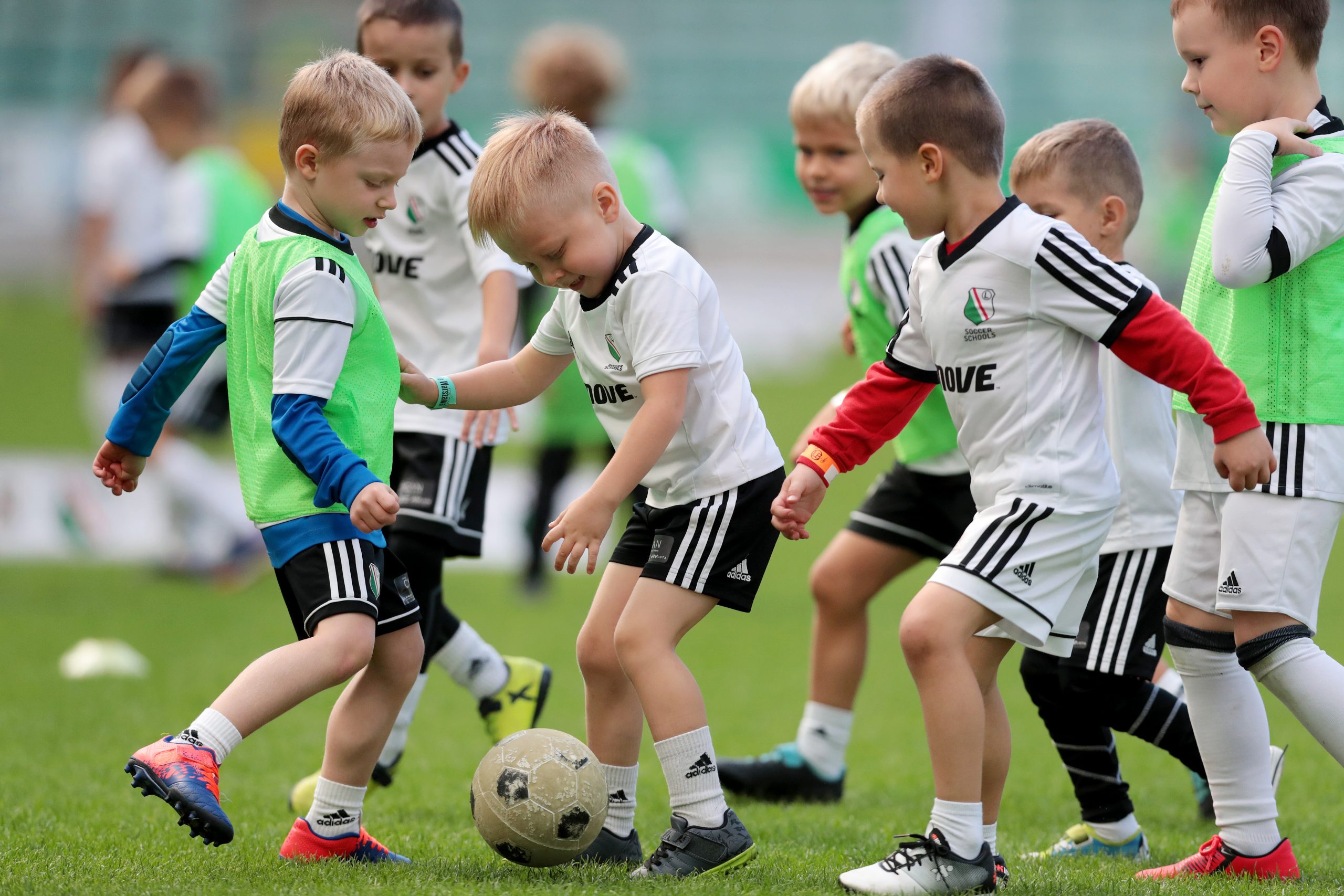 Uroczysty trening Legia Soccer Schools na płycie głównej stadionu Legii