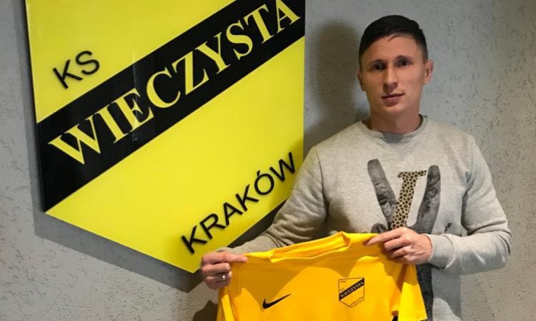 OFICJALNIE: Kolejny spektakularny transfer Wieczystej Kraków potwierdzony. Franciszek Smuda przywitał nowego podopiecznego (FOTO)