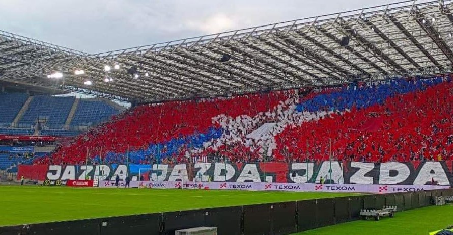 Kibice Wisły Kraków nie chcę u siebie Puszczy Niepołomice. „Nasz stadion to dla nas święte miejsce”