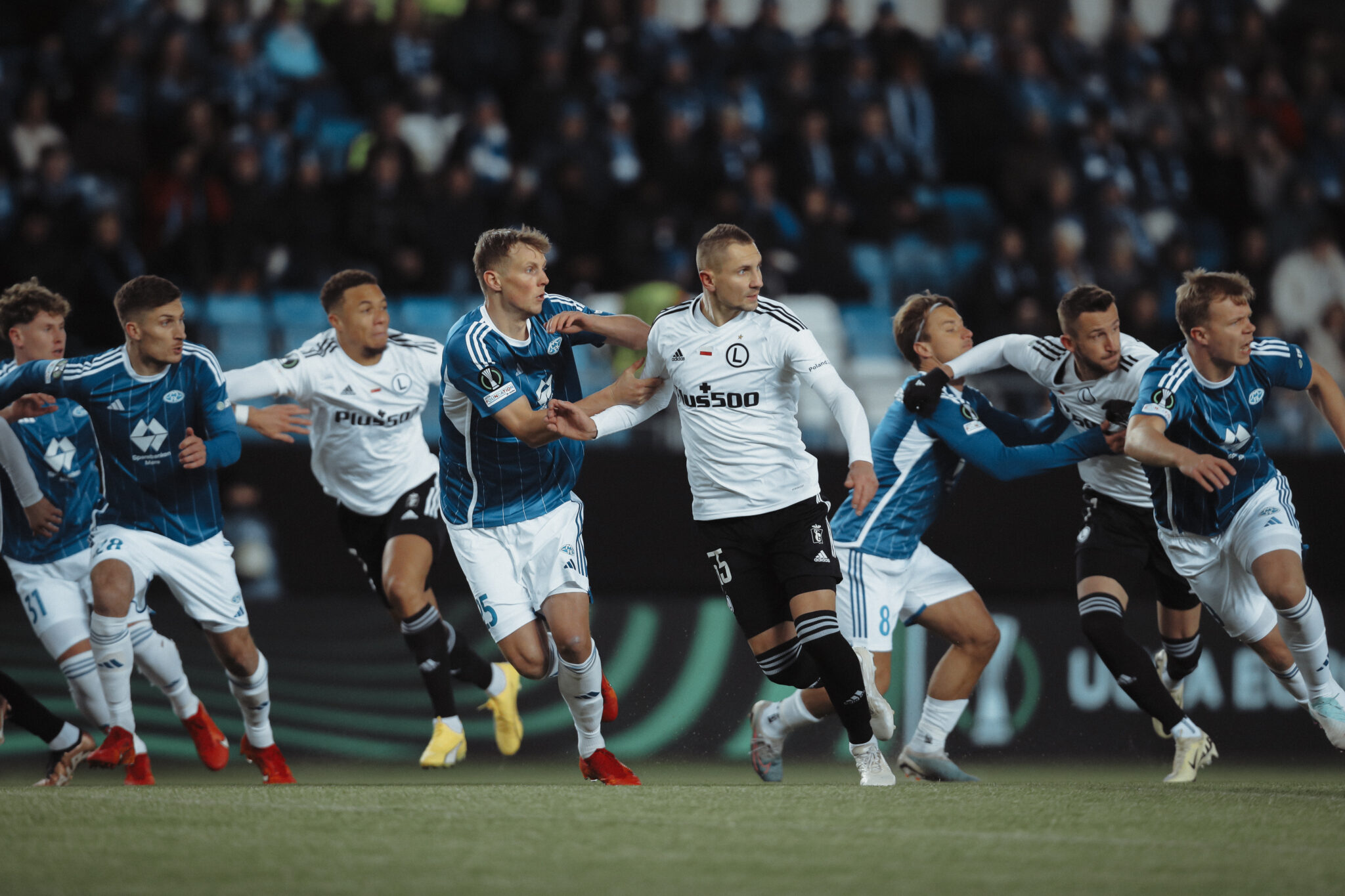 Legia zagra z Molde FK o awans! Wszystkie mecze 1/16 finału Ligi Europy i Ligi Konferencji Europy do obejrzenia w Viaplay